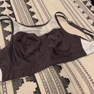 NWOT Parfait 40DDD Gray & White Sports Bra